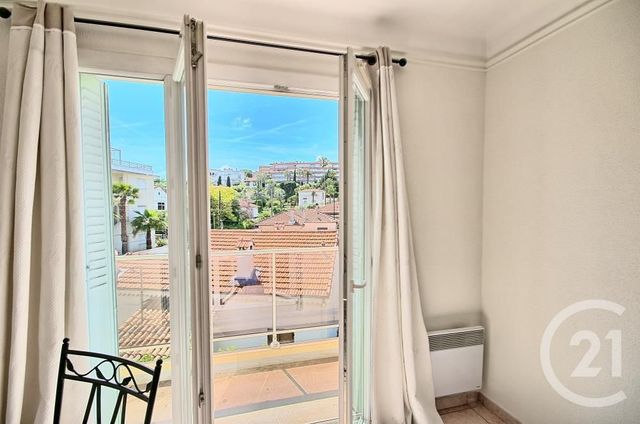 Afficher la photo en grand Appartement F3 à vendre - 3 pièces - 61.05 m2 - ANTIBES - 06 - PROVENCE-ALPES-COTE-D-AZUR - Century 21 Albert 1Er