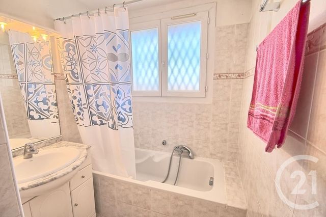 Afficher la photo en grand Appartement F3 à vendre - 3 pièces - 61.05 m2 - ANTIBES - 06 - PROVENCE-ALPES-COTE-D-AZUR - Century 21 Albert 1Er