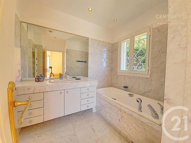 maison à vendre - 7 pièces - 345.0 m2 - VALLAURIS - 06 - PROVENCE-ALPES-COTE-D-AZUR - Century 21 Albert 1Er maison à vendre - 7 pièces - 345.0 m2 - VALLAURIS - 06 - PROVENCE-ALPES-COTE-D-AZUR - Century 21 Albert 1Er