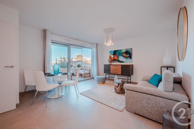 Afficher la photo en grand Appartement T2 à vendre - 2 pièces - 44.27 m2 - ANTIBES - 06 - PROVENCE-ALPES-COTE-D-AZUR - Century 21 Albert 1Er