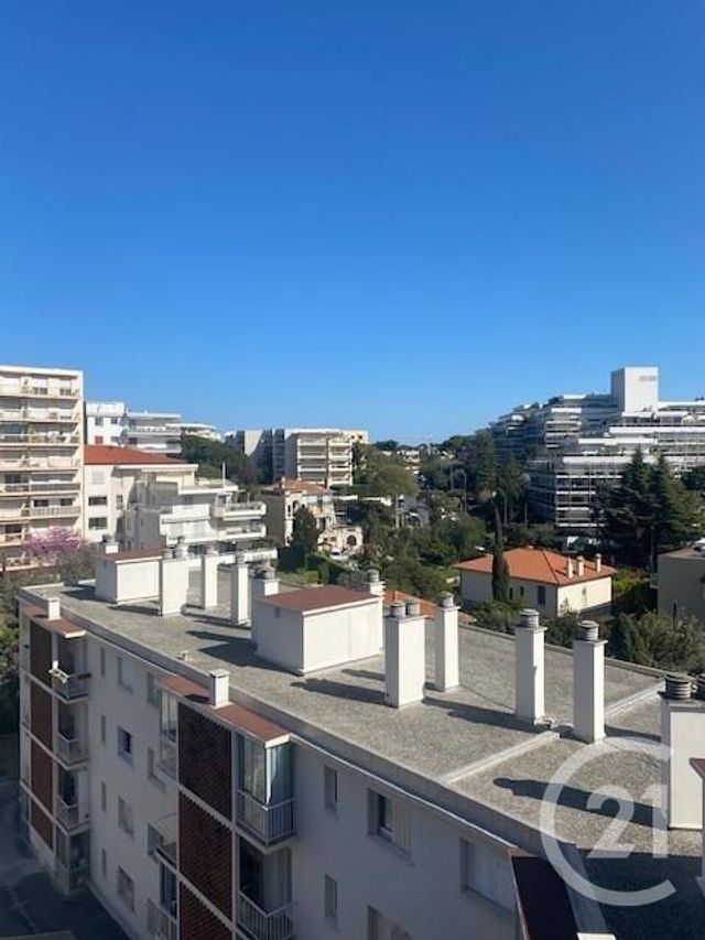 Appartement F2 à vendre - 2 pièces - 46.0 m2 - ANTIBES - 06 - PROVENCE-ALPES-COTE-D-AZUR - Century 21 Albert 1Er Appartement F2 à vendre - 2 pièces - 46.0 m2 - ANTIBES - 06 - PROVENCE-ALPES-COTE-D-AZUR - Century 21 Albert 1Er