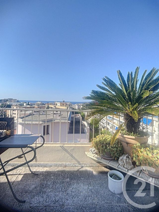 Appartement F2 à vendre - 2 pièces - 46.0 m2 - ANTIBES - 06 - PROVENCE-ALPES-COTE-D-AZUR - Century 21 Albert 1Er Appartement F2 à vendre - 2 pièces - 46.0 m2 - ANTIBES - 06 - PROVENCE-ALPES-COTE-D-AZUR - Century 21 Albert 1Er