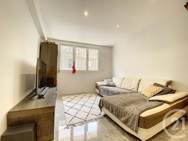 Appartement F3 à vendre - 3 pièces - 55.0 m2 - ANTIBES - 06 - PROVENCE-ALPES-COTE-D-AZUR - Century 21 Albert 1Er Appartement F3 à vendre - 3 pièces - 55.0 m2 - ANTIBES - 06 - PROVENCE-ALPES-COTE-D-AZUR - Century 21 Albert 1Er