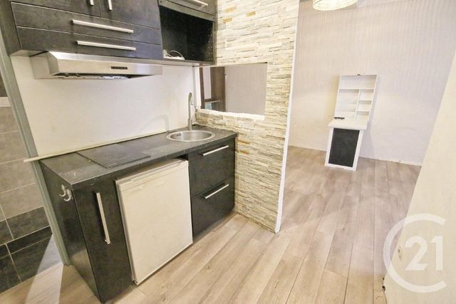 Appartement F1 à louer - 1 pièce - 26.59 m2 - ANTIBES - 06 - PROVENCE-ALPES-COTE-D-AZUR - Century 21 Albert 1Er Appartement F1 à louer - 1 pièce - 26.59 m2 - ANTIBES - 06 - PROVENCE-ALPES-COTE-D-AZUR - Century 21 Albert 1Er