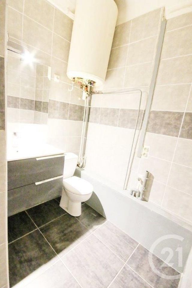 Appartement F1 à louer - 1 pièce - 26.59 m2 - ANTIBES - 06 - PROVENCE-ALPES-COTE-D-AZUR - Century 21 Albert 1Er Appartement F1 à louer - 1 pièce - 26.59 m2 - ANTIBES - 06 - PROVENCE-ALPES-COTE-D-AZUR - Century 21 Albert 1Er