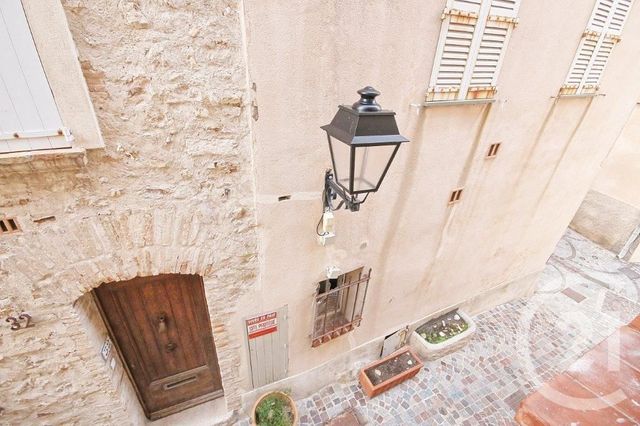 Appartement F1 à louer - 1 pièce - 26.59 m2 - ANTIBES - 06 - PROVENCE-ALPES-COTE-D-AZUR - Century 21 Albert 1Er Appartement F1 à louer - 1 pièce - 26.59 m2 - ANTIBES - 06 - PROVENCE-ALPES-COTE-D-AZUR - Century 21 Albert 1Er