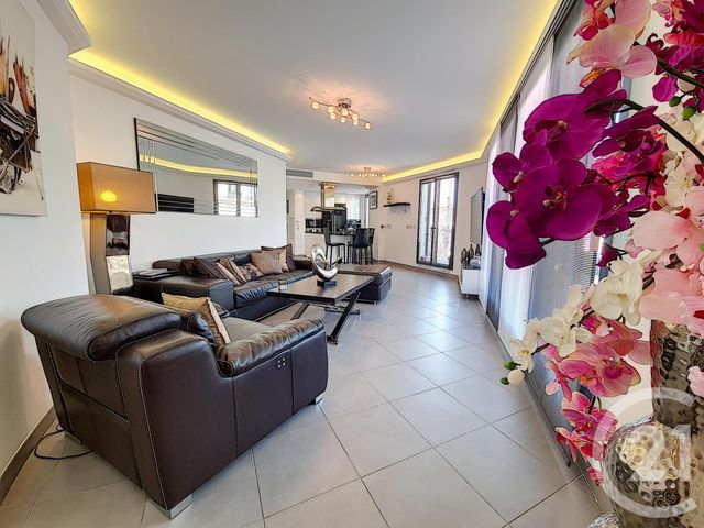 Appartement F4 à vendre - 4 pièces - 94.98 m2 - ANTIBES - 06 - PROVENCE-ALPES-COTE-D-AZUR - Century 21 Albert 1Er Appartement F4 à vendre - 4 pièces - 94.98 m2 - ANTIBES - 06 - PROVENCE-ALPES-COTE-D-AZUR - Century 21 Albert 1Er