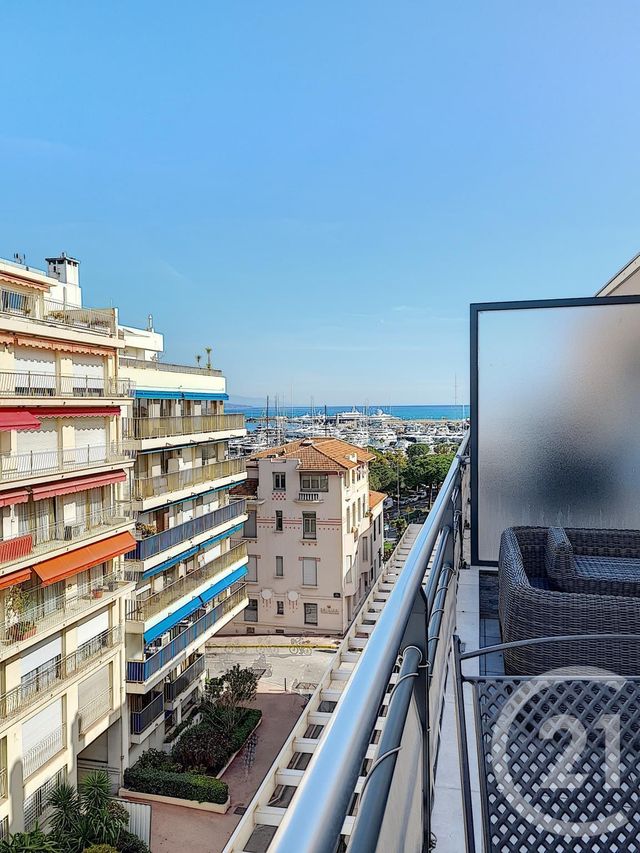 Appartement F4 à vendre - 4 pièces - 94.98 m2 - ANTIBES - 06 - PROVENCE-ALPES-COTE-D-AZUR - Century 21 Albert 1Er Appartement F4 à vendre - 4 pièces - 94.98 m2 - ANTIBES - 06 - PROVENCE-ALPES-COTE-D-AZUR - Century 21 Albert 1Er