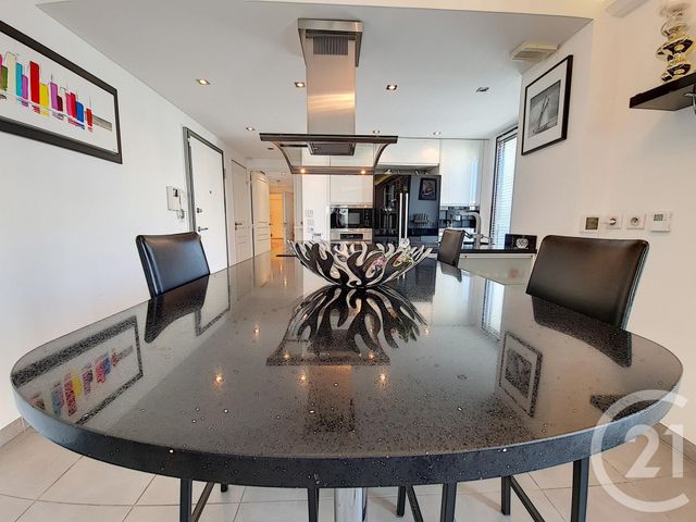 Appartement F4 à vendre - 4 pièces - 94.98 m2 - ANTIBES - 06 - PROVENCE-ALPES-COTE-D-AZUR - Century 21 Albert 1Er Appartement F4 à vendre - 4 pièces - 94.98 m2 - ANTIBES - 06 - PROVENCE-ALPES-COTE-D-AZUR - Century 21 Albert 1Er
