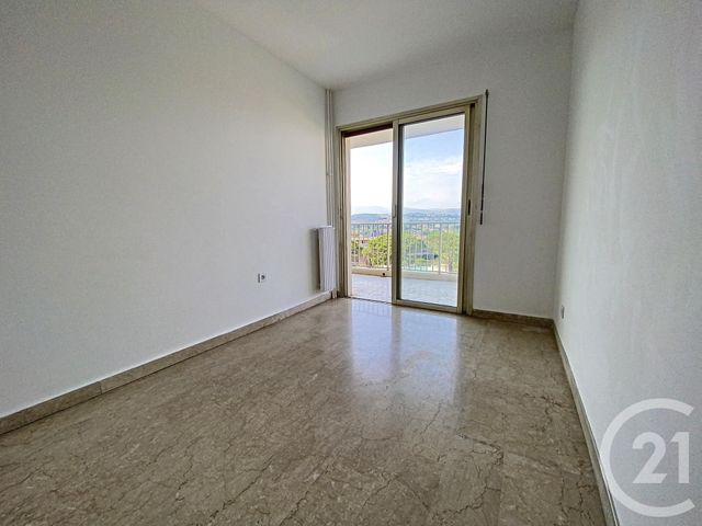 Afficher la photo en grand Appartement F2 à vendre - 2 pièces - 33.0 m2 - ANTIBES - 06 - PROVENCE-ALPES-COTE-D-AZUR - Century 21 Albert 1Er