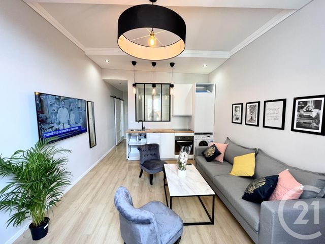 Afficher la photo en grand Appartement F2 à vendre - 2 pièces - 28.3 m2 - ANTIBES - 06 - PROVENCE-ALPES-COTE-D-AZUR - Century 21 Albert 1Er