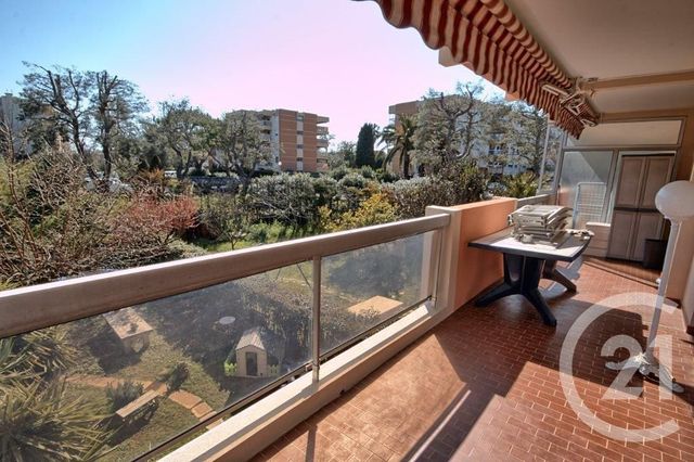 Afficher la photo en grand Appartement F3 à louer - 3 pièces - 74.5 m2 - ANTIBES - 06 - PROVENCE-ALPES-COTE-D-AZUR - Century 21 Albert 1Er