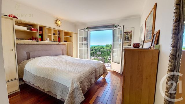 Afficher la photo en grand Appartement F4 à vendre - 4 pièces - 105.83 m2 - ANTIBES - 06 - PROVENCE-ALPES-COTE-D-AZUR - Century 21 Albert 1Er