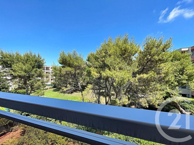 Afficher la photo en grand Appartement F3 à vendre - 3 pièces - 50.21 m2 - ANTIBES - 06 - PROVENCE-ALPES-COTE-D-AZUR - Century 21 Albert 1Er