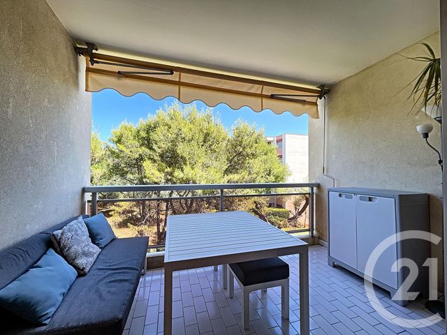 Afficher la photo en grand Appartement F3 à vendre - 3 pièces - 50.21 m2 - ANTIBES - 06 - PROVENCE-ALPES-COTE-D-AZUR - Century 21 Albert 1Er