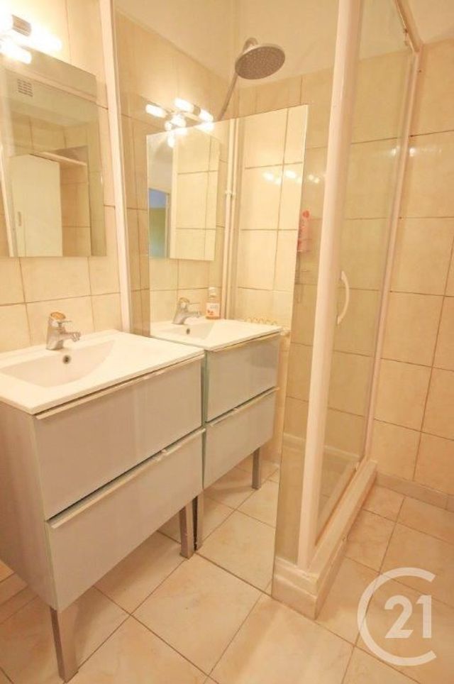 Afficher la photo en grand appartement à louer - 2 pièces - 47.83 m2 - JUAN LES PINS - 06 - PROVENCE-ALPES-COTE-D-AZUR - Century 21 Albert 1Er