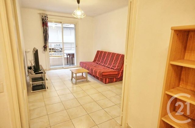 Afficher la photo en grand appartement à louer - 2 pièces - 47.83 m2 - JUAN LES PINS - 06 - PROVENCE-ALPES-COTE-D-AZUR - Century 21 Albert 1Er