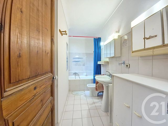 Afficher la photo en grand Appartement F3 à vendre - 3 pièces - 62.54 m2 - ANTIBES - 06 - PROVENCE-ALPES-COTE-D-AZUR - Century 21 Albert 1Er