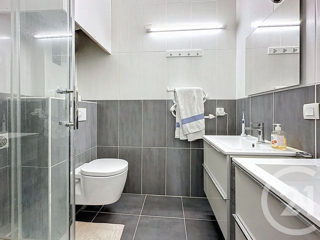 Afficher la photo en grand Appartement F3 à vendre - 3 pièces - 66.0 m2 - JUAN LES PINS - 06 - PROVENCE-ALPES-COTE-D-AZUR - Century 21 Albert 1Er