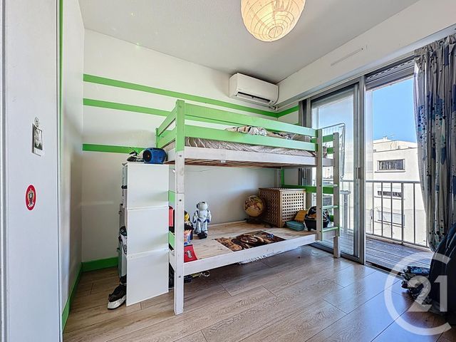 Afficher la photo en grand Appartement F4 à vendre - 4 pièces - 73.47 m2 - ANTIBES - 06 - PROVENCE-ALPES-COTE-D-AZUR - Century 21 Albert 1Er