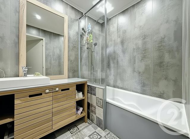 Appartement F3 à vendre - 3 pièces - 69.14 m2 - ANTIBES - 06 - PROVENCE-ALPES-COTE-D-AZUR - Century 21 Albert 1Er