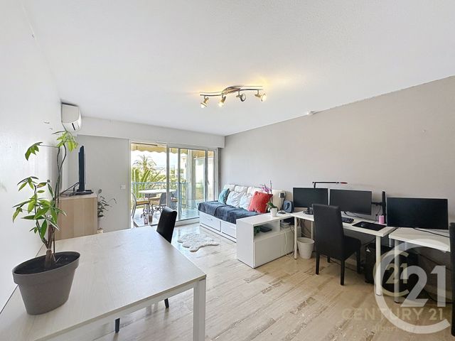 Appartement F2 à louer - 2 pièces - 49.53 m2 - ANTIBES - 06 - PROVENCE-ALPES-COTE-D-AZUR - Century 21 Albert 1Er