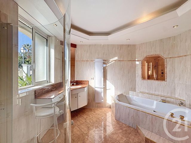 maison à vendre - 6 pièces - 122.39 m2 - ANTIBES - 06 - PROVENCE-ALPES-COTE-D-AZUR - Century 21 Albert 1Er