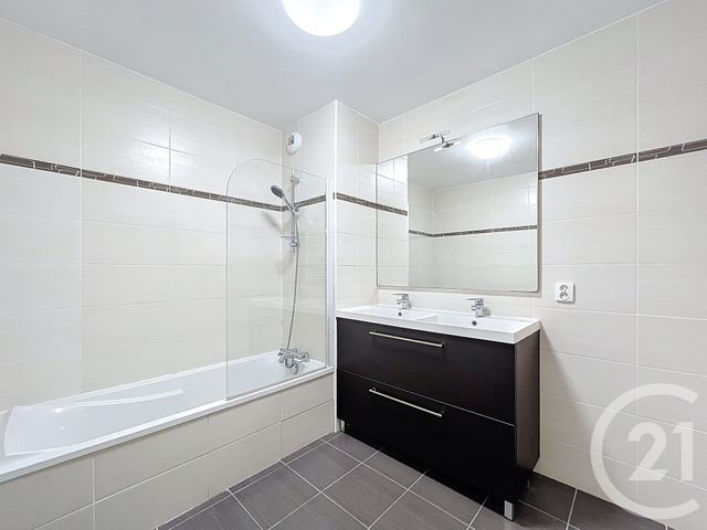 Appartement F3 à vendre - 3 pièces - 65.23 m2 - ANTIBES - 06 - PROVENCE-ALPES-COTE-D-AZUR - Century 21 Albert 1Er