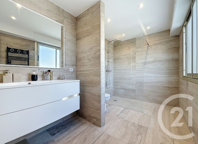 Afficher la photo en grand Appartement F3 à vendre - 3 pièces - 77.72 m2 - ANTIBES - 06 - PROVENCE-ALPES-COTE-D-AZUR - Century 21 Albert 1Er