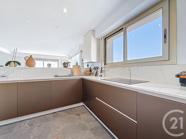 Afficher la photo en grand Appartement F3 à vendre - 3 pièces - 77.72 m2 - ANTIBES - 06 - PROVENCE-ALPES-COTE-D-AZUR - Century 21 Albert 1Er