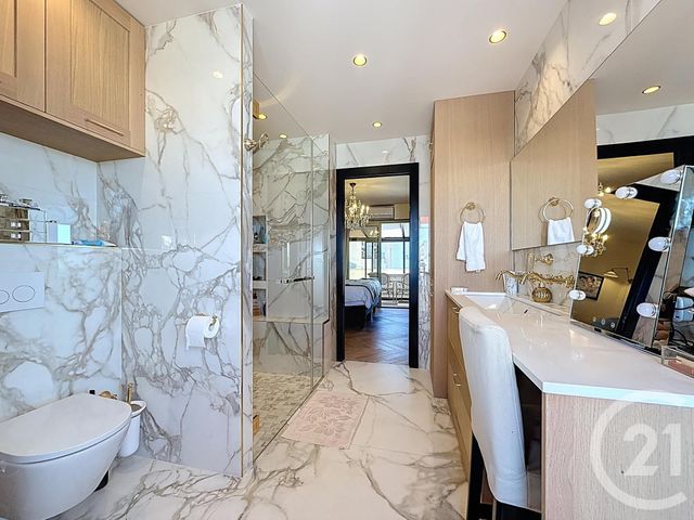 Afficher la photo en grand Appartement F3 à vendre - 3 pièces - 94.49 m2 - JUAN LES PINS - 06 - PROVENCE-ALPES-COTE-D-AZUR - Century 21 Albert 1Er