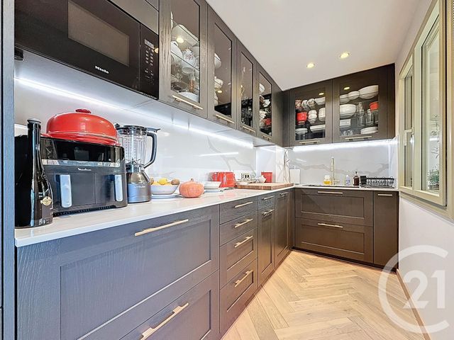 Afficher la photo en grand Appartement F3 à vendre - 3 pièces - 94.49 m2 - JUAN LES PINS - 06 - PROVENCE-ALPES-COTE-D-AZUR - Century 21 Albert 1Er