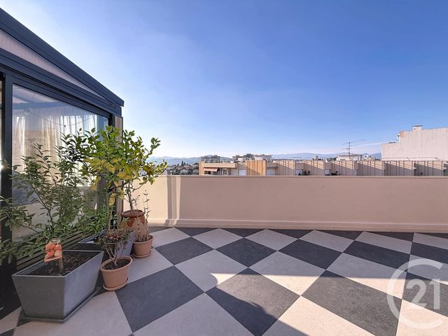 Afficher la photo en grand Appartement F3 à vendre - 3 pièces - 94.49 m2 - JUAN LES PINS - 06 - PROVENCE-ALPES-COTE-D-AZUR - Century 21 Albert 1Er
