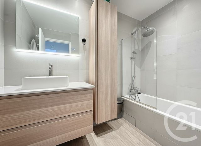 Appartement F3 à vendre - 3 pièces - 68.03 m2 - ANTIBES - 06 - PROVENCE-ALPES-COTE-D-AZUR - Century 21 Albert 1Er