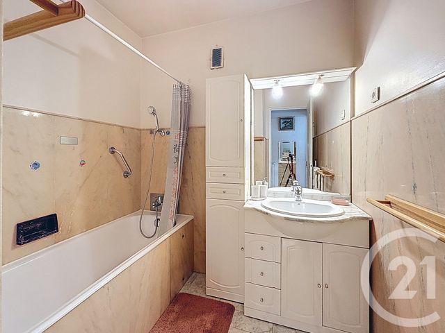 Afficher la photo en grand Appartement F3 à vendre - 3 pièces - 65.8 m2 - ANTIBES - 06 - PROVENCE-ALPES-COTE-D-AZUR - Century 21 Albert 1Er