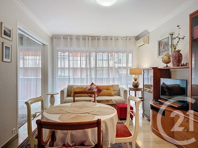 Afficher la photo en grand Appartement F3 à vendre - 3 pièces - 65.8 m2 - ANTIBES - 06 - PROVENCE-ALPES-COTE-D-AZUR - Century 21 Albert 1Er