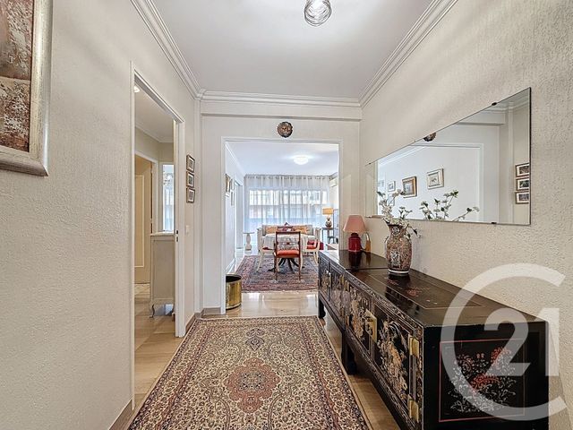 Afficher la photo en grand Appartement F3 à vendre - 3 pièces - 65.8 m2 - ANTIBES - 06 - PROVENCE-ALPES-COTE-D-AZUR - Century 21 Albert 1Er