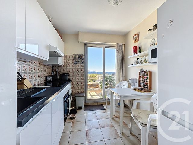 Afficher la photo en grand Appartement T2 à vendre - 2 pièces - 48.4 m2 - ANTIBES - 06 - PROVENCE-ALPES-COTE-D-AZUR - Century 21 Albert 1Er
