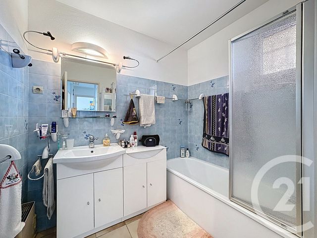 Afficher la photo en grand Appartement T2 à vendre - 2 pièces - 48.4 m2 - ANTIBES - 06 - PROVENCE-ALPES-COTE-D-AZUR - Century 21 Albert 1Er