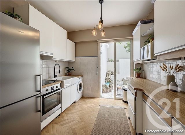 Afficher la photo en grand Appartement T3 à vendre - 3 pièces - 79.41 m2 - ANTIBES - 06 - PROVENCE-ALPES-COTE-D-AZUR - Century 21 Albert 1Er