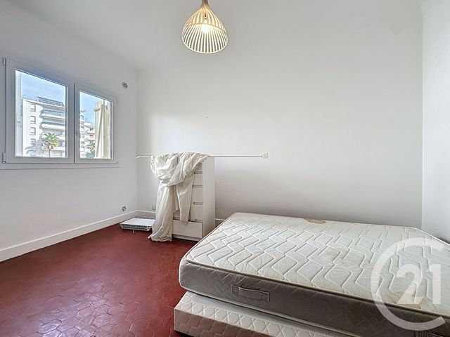 Afficher la photo en grand Appartement F5 à vendre - 6 pièces - 162.0 m2 - JUAN LES PINS - 06 - PROVENCE-ALPES-COTE-D-AZUR - Century 21 Albert 1Er