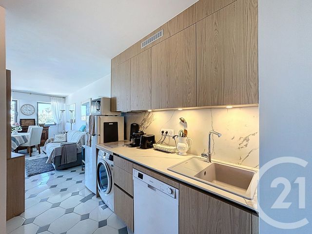 Appartement F2 à louer - 2 pièces - 39.11 m2 - ANTIBES - 06 - PROVENCE-ALPES-COTE-D-AZUR - Century 21 Albert 1Er