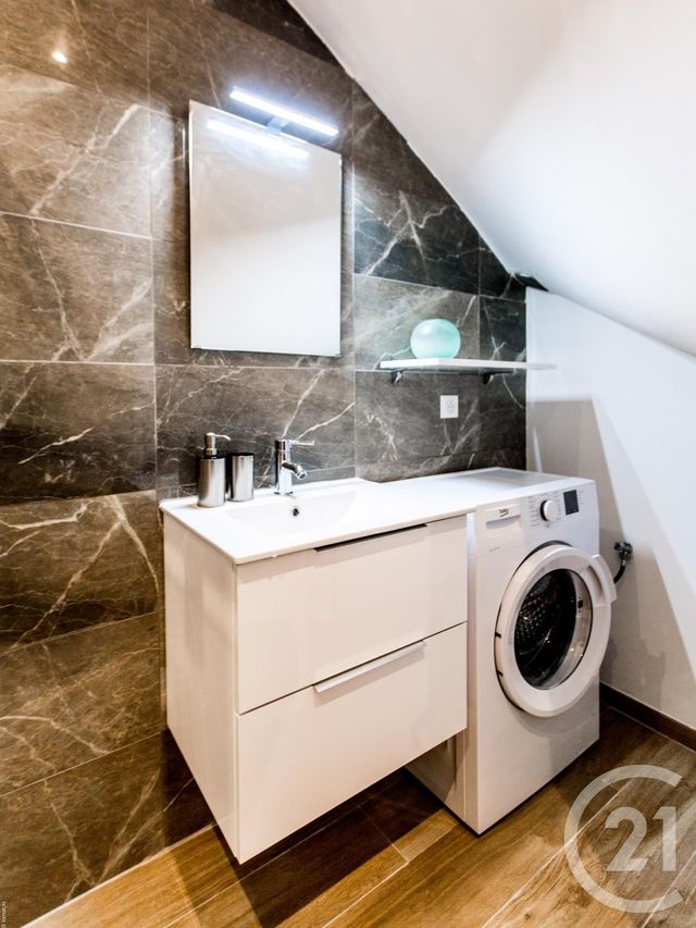 Appartement F1 à louer - 2 pièces - 26.9 m2 - ANTIBES - 06 - PROVENCE-ALPES-COTE-D-AZUR - Century 21 Albert 1Er