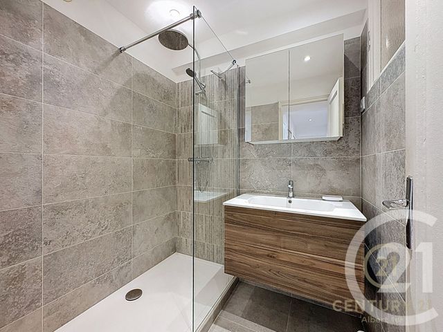 Appartement à louer - 2 pièces - 54.88 m2 - ANTIBES - 06 - PROVENCE-ALPES-COTE-D-AZUR - Century 21 Albert 1Er