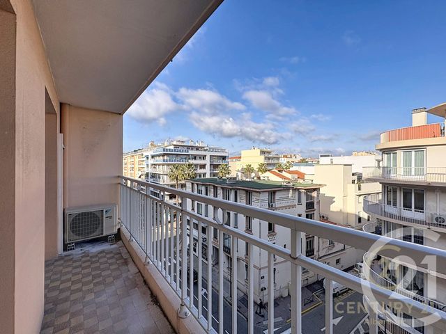 Appartement à louer - 2 pièces - 54.88 m2 - ANTIBES - 06 - PROVENCE-ALPES-COTE-D-AZUR - Century 21 Albert 1Er