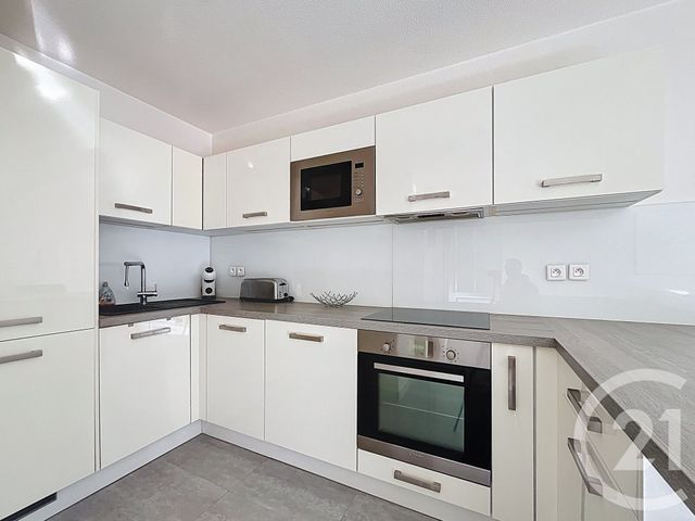 Appartement F2 à vendre - 2 pièces - 46.96 m2 - FREJUS - 83 - PROVENCE-ALPES-COTE-D-AZUR - Century 21 Albert 1Er