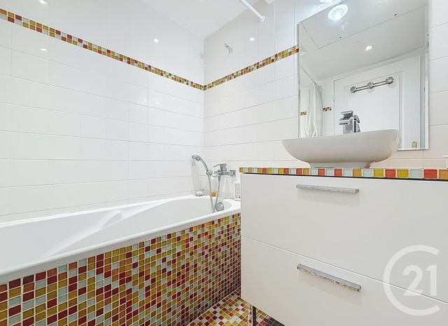 Appartement F5 à vendre - 5 pièces - 143.06 m2 - ANTIBES - 06 - PROVENCE-ALPES-COTE-D-AZUR - Century 21 Albert 1Er