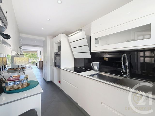 Appartement F3 à louer - 3 pièces - 55.44 m2 - ANTIBES - 06 - PROVENCE-ALPES-COTE-D-AZUR - Century 21 Albert 1Er