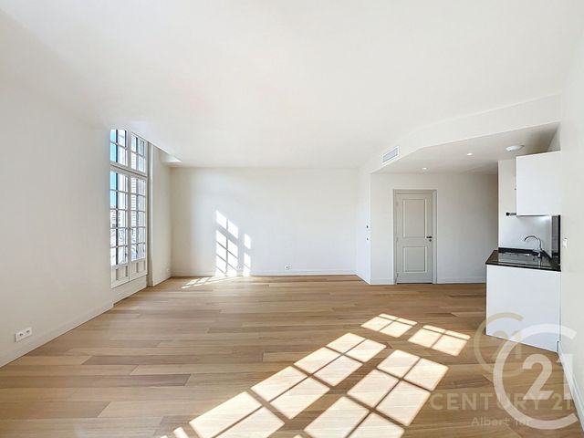 Appartement F1 à louer ANTIBES