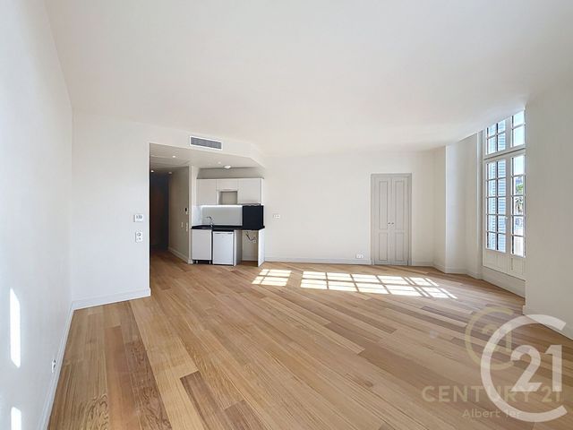 Appartement F1 à louer - 1 pièce - 44.2 m2 - ANTIBES - 06 - PROVENCE-ALPES-COTE-D-AZUR - Century 21 Albert 1Er